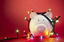 5 Money Mistakes People Make During The Holidays