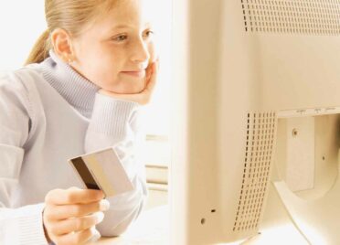 should you give your kid a credit card