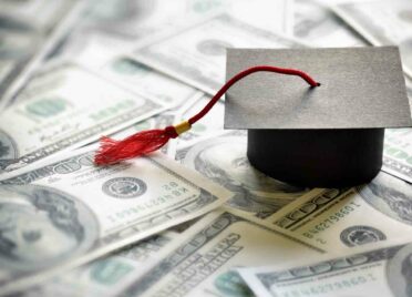 What's the Difference Between Student Loan Interest Rate & APR?