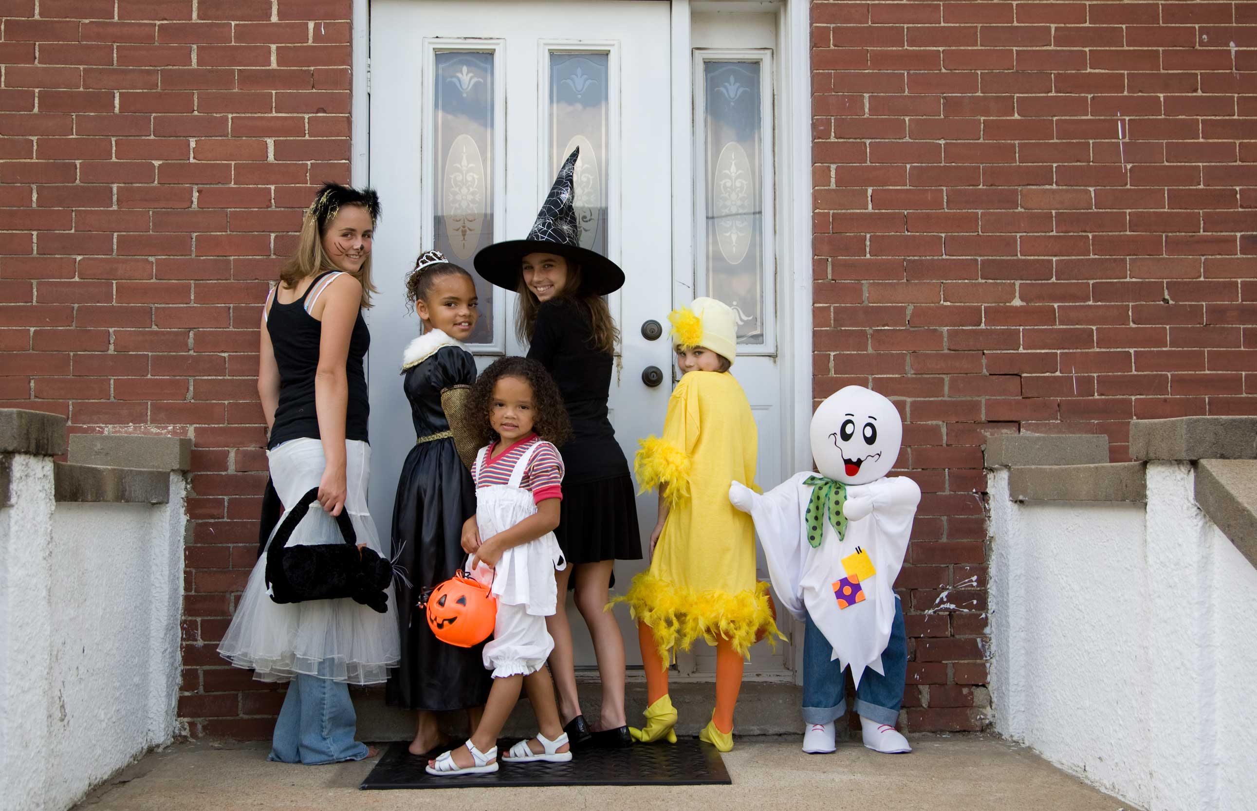 save-money-on-halloween-costumes