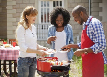 Like parades and fireworks, Independence Day cookouts are a holiday tradition. But hosting one can get costly if you don't watch your budget.