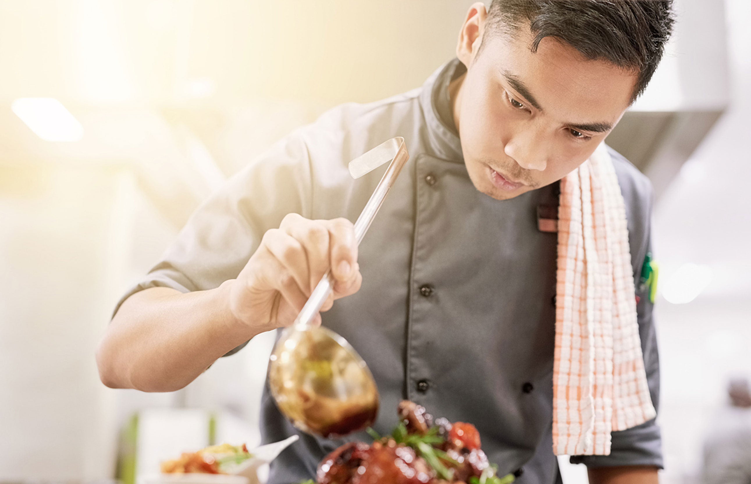 Gourmet chefs who love cooking elevated cuisine at home should consider these money-saving credit cards that offer great food-related rewards.